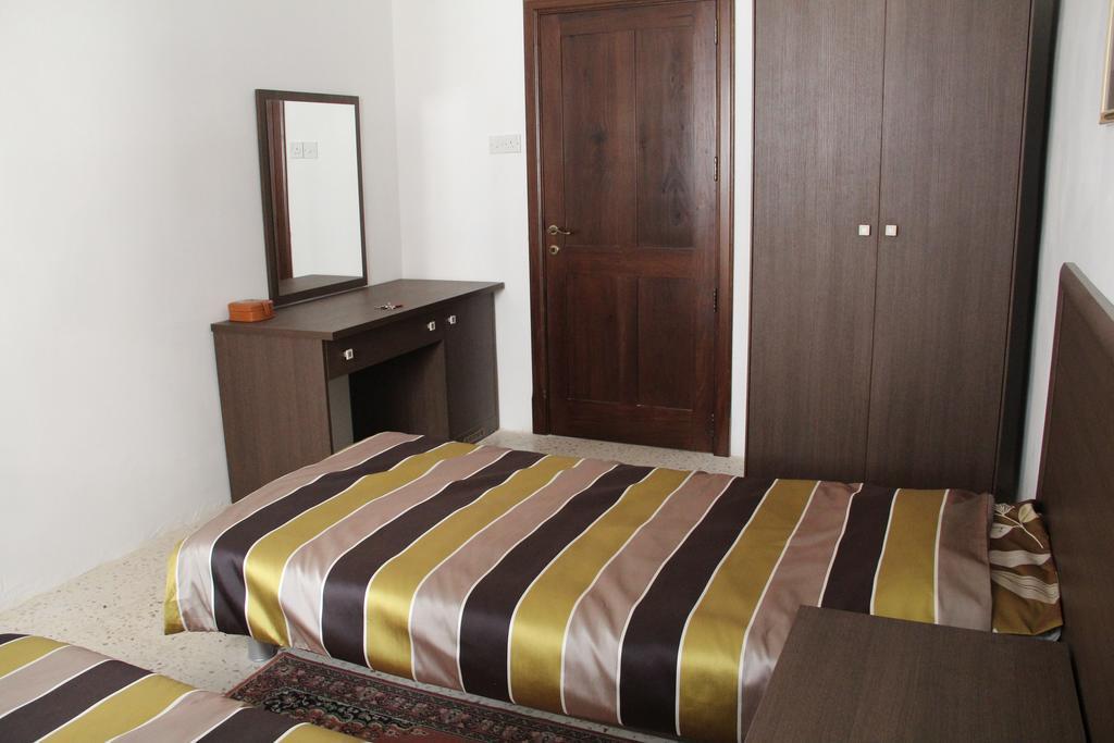 Merhba Apt 3 Marsalforn Bilik gambar
