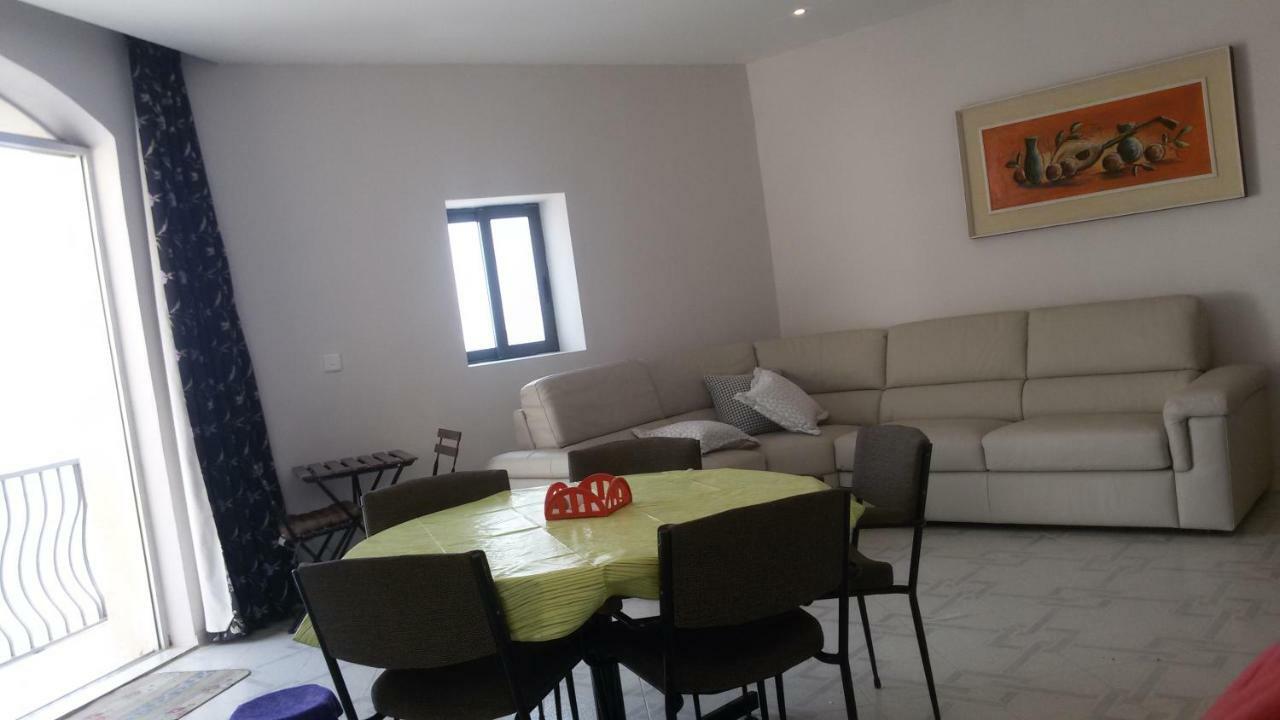 Merhba Apt 3 Marsalforn Luaran gambar
